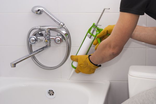 Cost of Bathtub Caulking in Portland